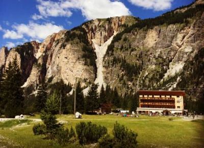 Albergo Alpino Pederü Berggasthaus