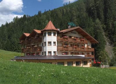 Flos Hotel