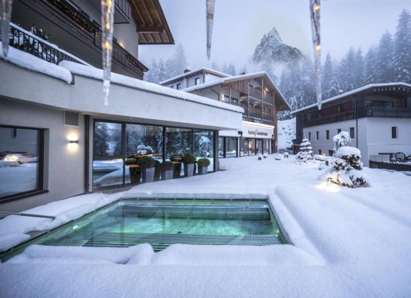 Hotel Waldrast Dolomiti