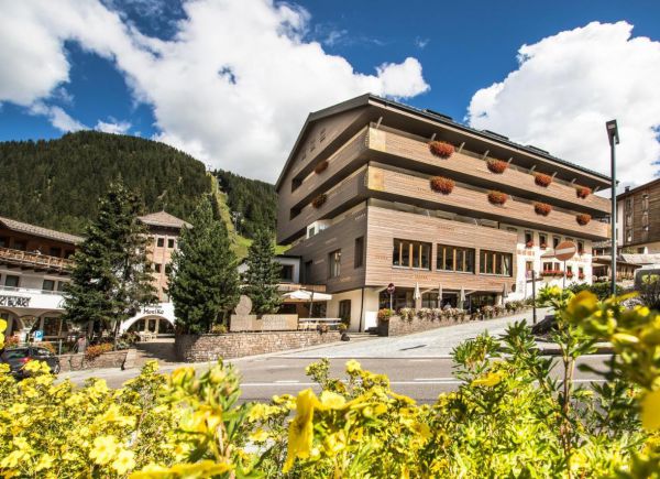 Hotel Posta Zirm