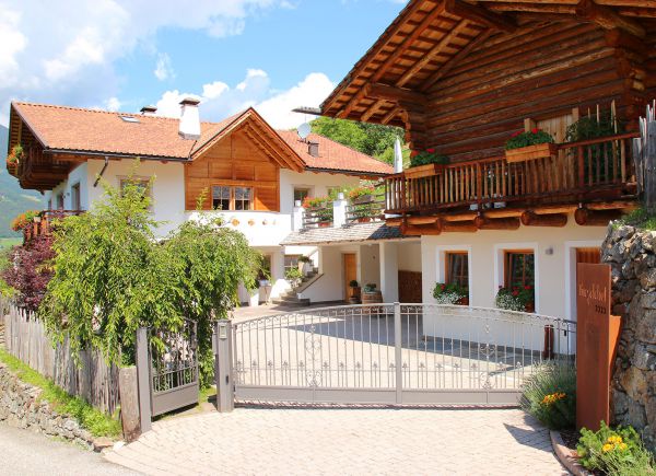 Apartments Riegelehof