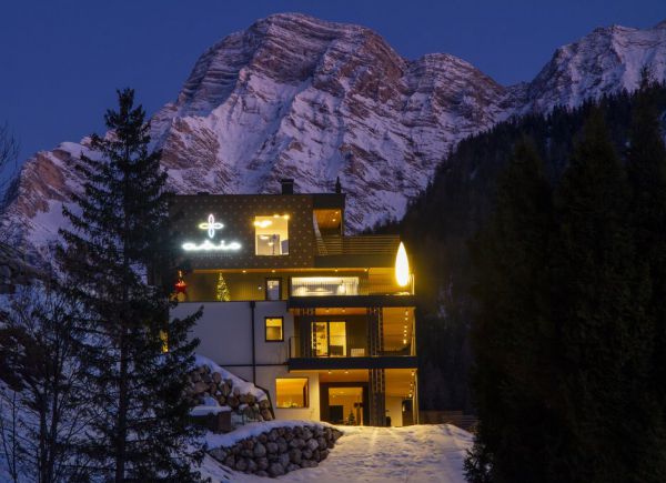 Apartments Aois 4 Elements Suites