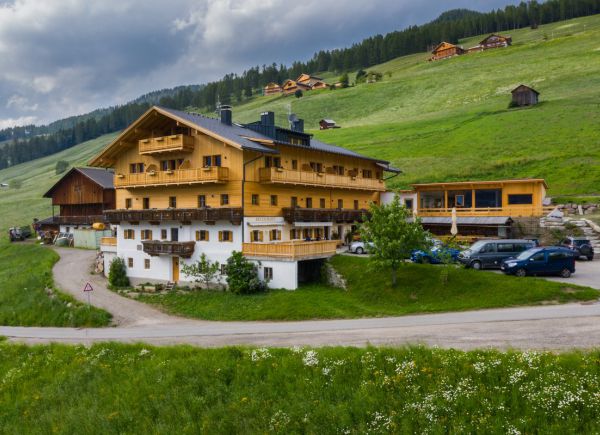 Panorama - Traditional Mountain Holidays